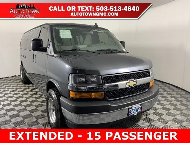 2017 Chevrolet Express Passenger LT